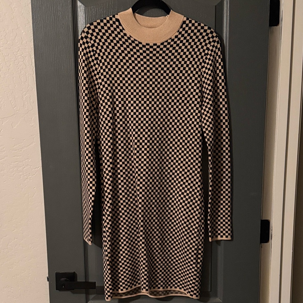 Abercrombie & Fitch Black and Tan Checkered Sweater dress